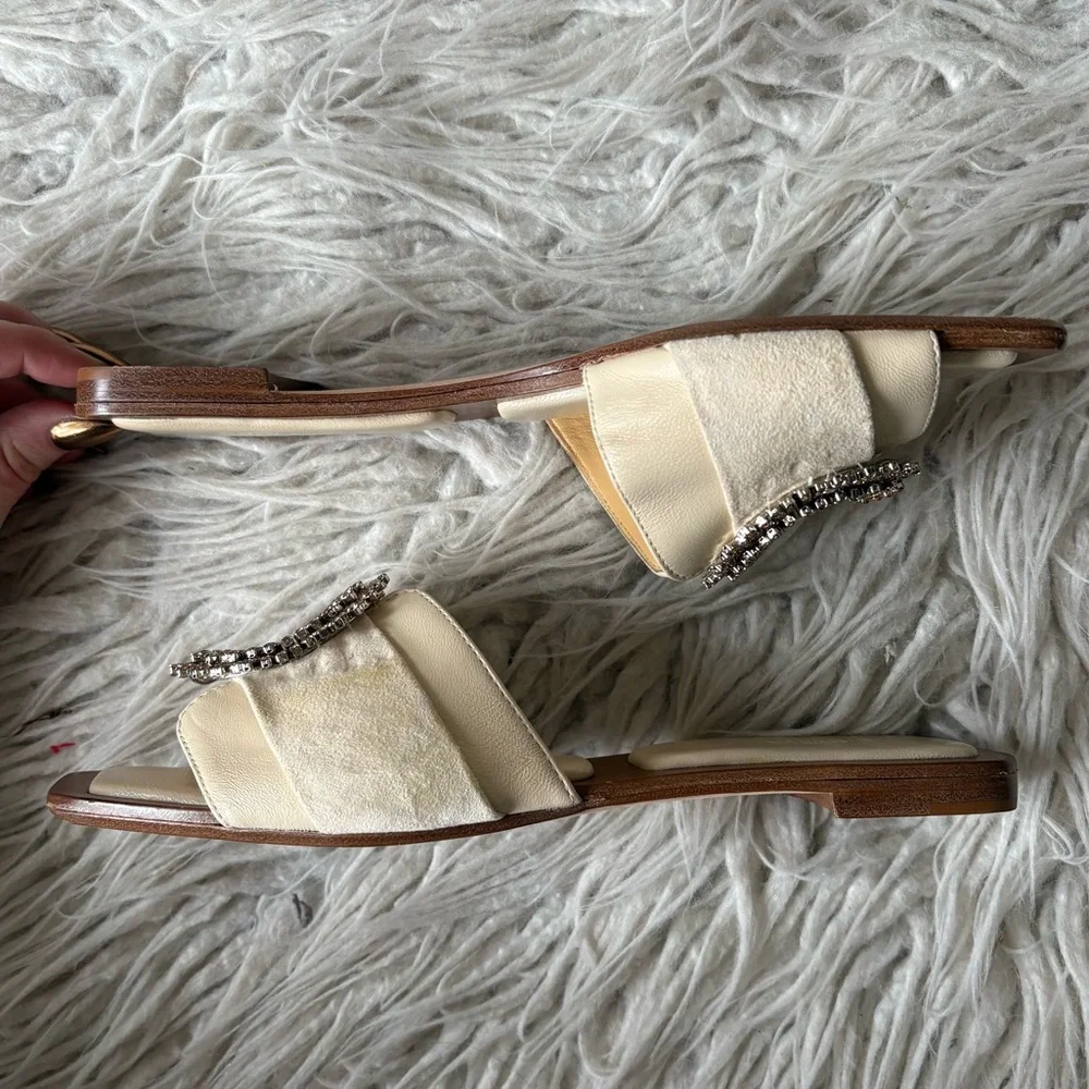 Alexandre Birman Cream Leather Crystal Round Buckle Slide Sandals